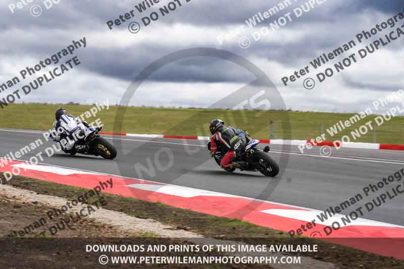 cadwell no limits trackday;cadwell park;cadwell park photographs;cadwell trackday photographs;enduro digital images;event digital images;eventdigitalimages;navarra;no limits trackdays;peter wileman photography;racing digital images;trackday digital images;trackday photos